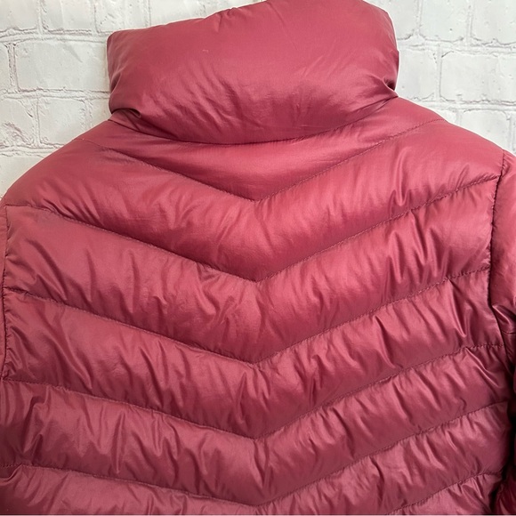 Patagonia Women Size S Prow Puffer Down Jacket Dark Currant Red 28421 - Picture 7 of 8